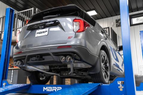 Axle-Back 2.5 inch Dual Rear Quad Carbon Fiber Tips (4) 4.0 inch OD Dual Out Explorer 20-Up Lincoln Aviator MBRP